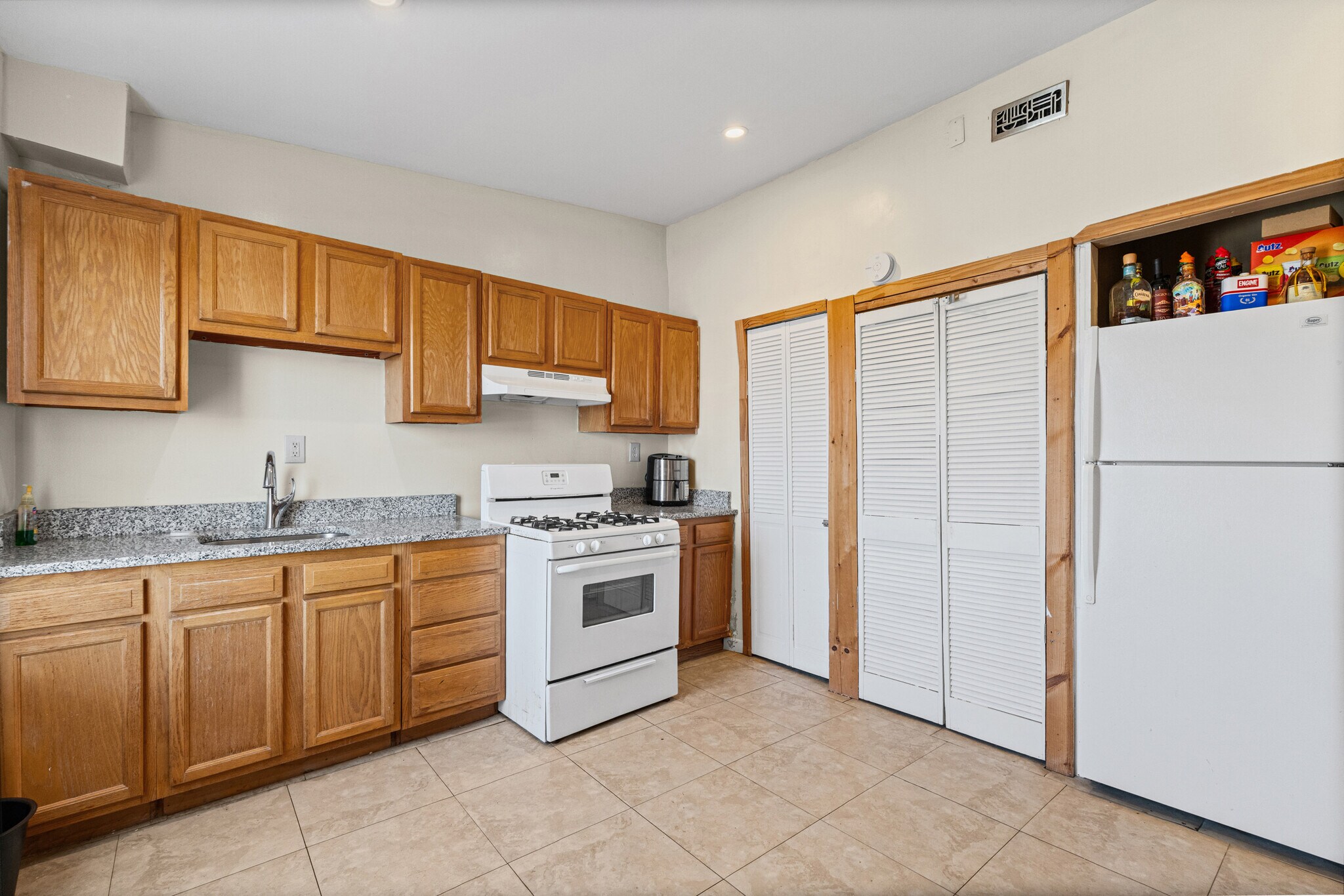 Building Photo - 3024 Auchentoroly Ter