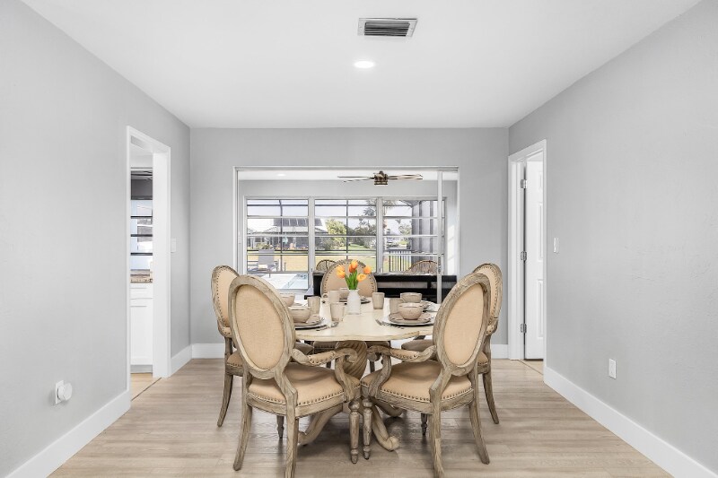 Building Photo - 1047 SE 30th Terrace