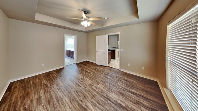 Building Photo - 4 Bedroom Home in Edmond