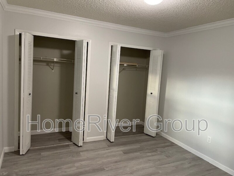 Building Photo - 67 Windtree Ln