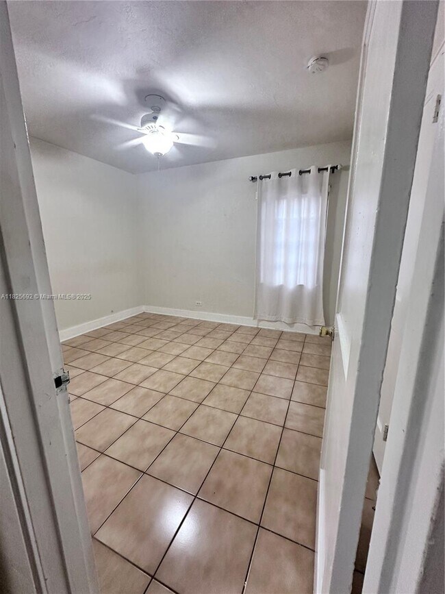Building Photo - 3903 W Flagler St