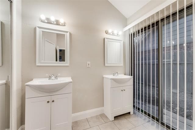 Building Photo - 3301 Cliffview Dr