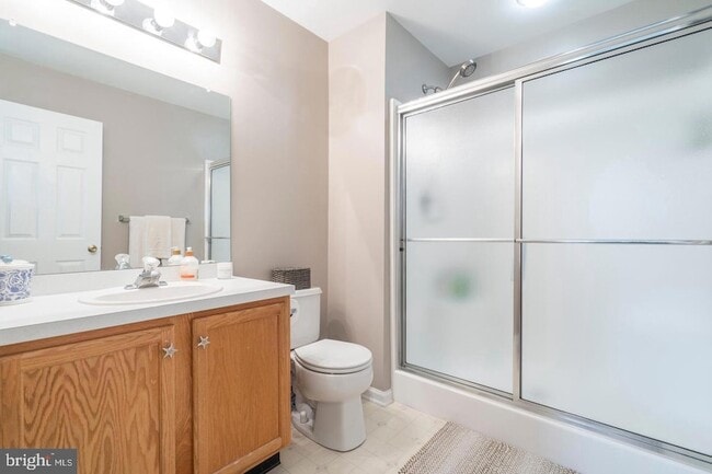 Building Photo - 5404 Drawbridge Ct