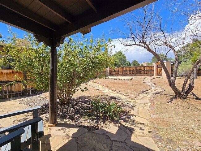 Building Photo - 3004 Plaza Blanca