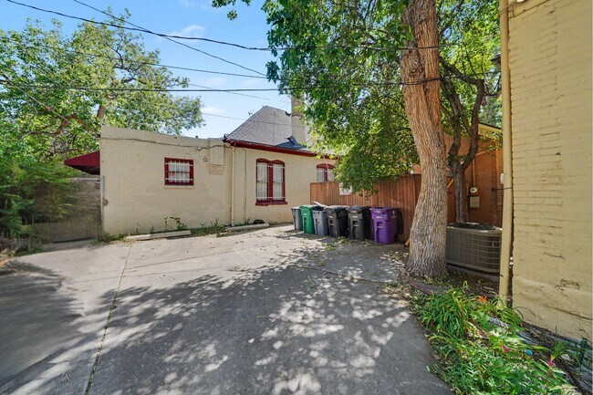 Building Photo - 1768 Emerson St