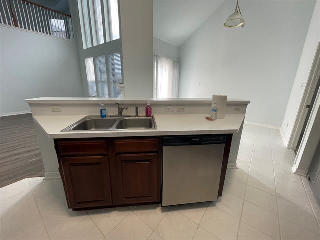 Building Photo - 513 Hickory Dr