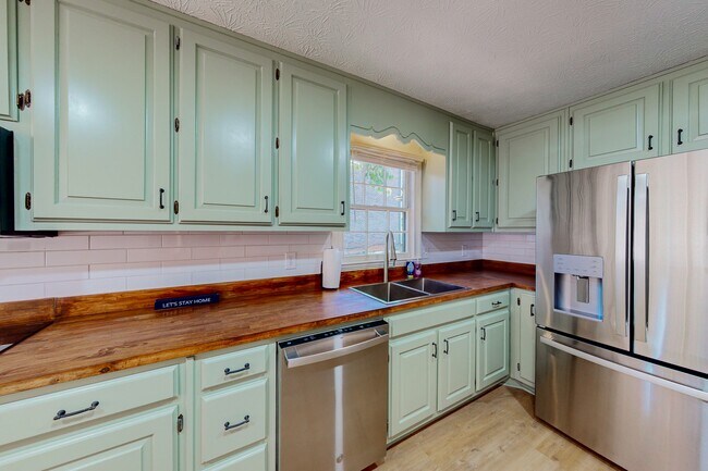 Building Photo - 5629 Southern Pines Ct