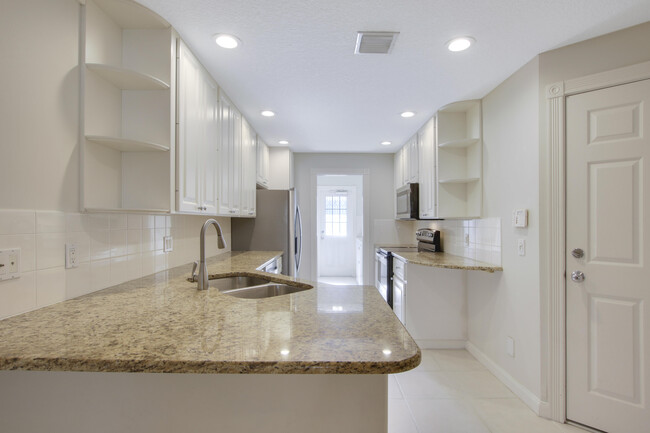 Building Photo - 3057 E Community Dr
