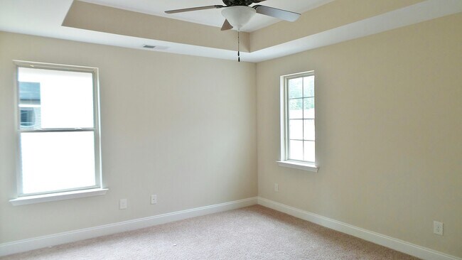 Building Photo - Home with Private Back Yard Available For ...