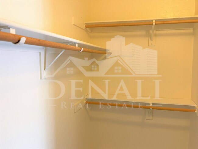 Building Photo - 3602 E Windmere Dr