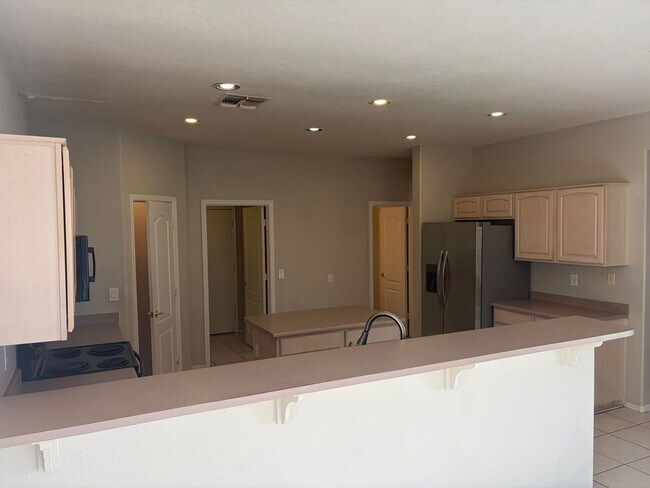Building Photo - 1463 W Bluejay Dr