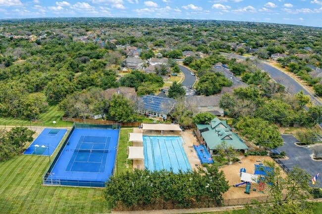 Building Photo - 3810 Newland Dr