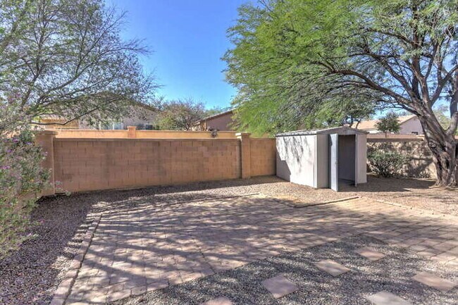 Building Photo - Rancho Sahuarita Home