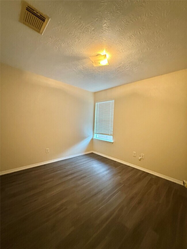 Building Photo - 6311 Rumford Ln