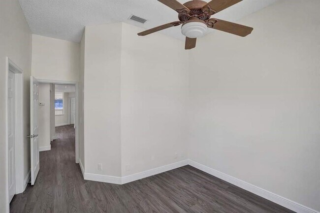 Building Photo - 11032 Boston Dr