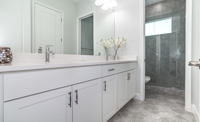 Building Photo - 15145 Cameo Ct