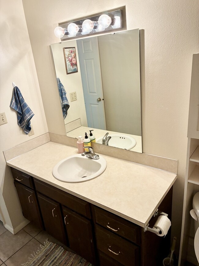 Building Photo - 1850 N 840 W