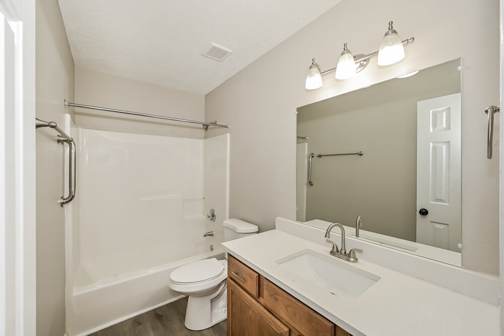 Building Photo - 416 Lake Forest Dr
