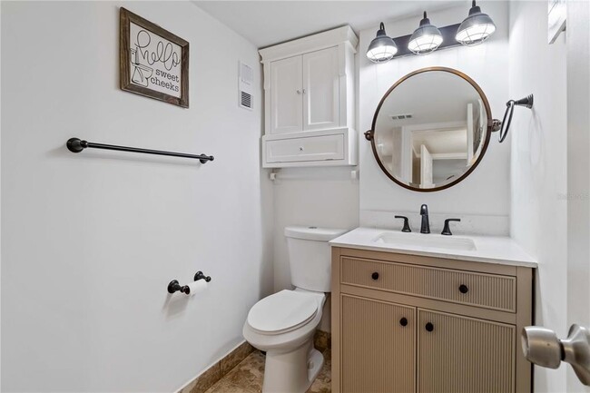 Building Photo - 1500 Park Beach Cir