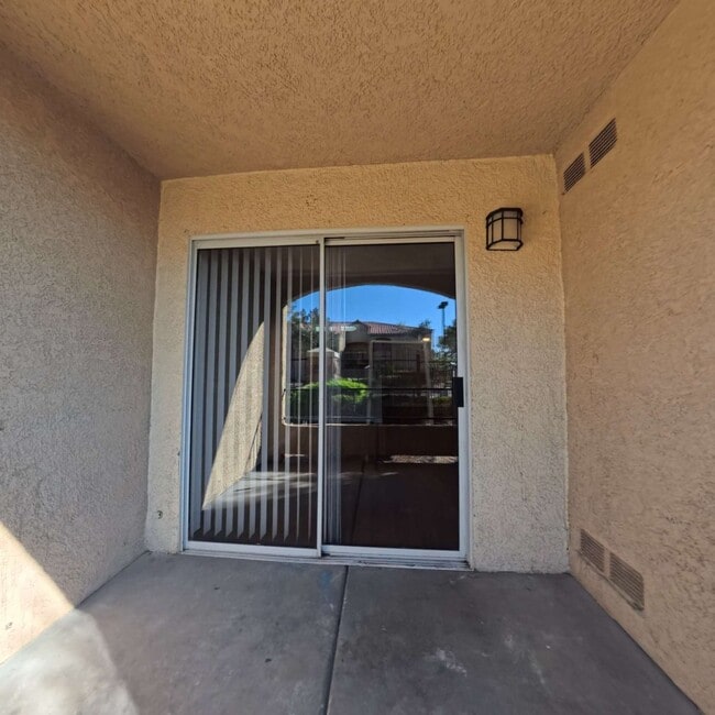 Building Photo - 1 Car Garage | Gated Community | 1st Floor Unit