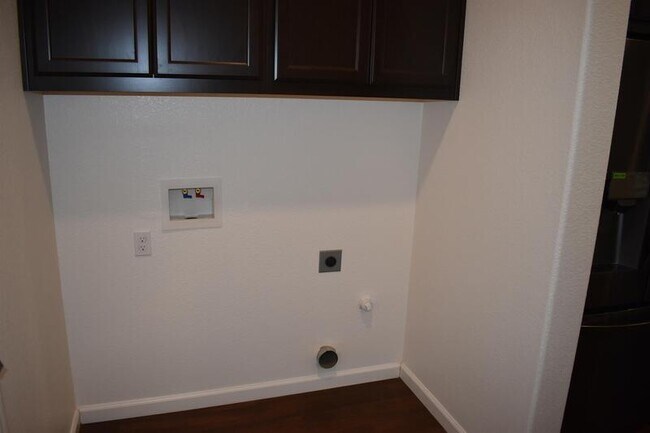 Building Photo - 1441 Bianchi Ln