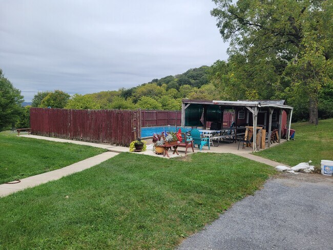 Building Photo - 2209 Elizabeth Ave