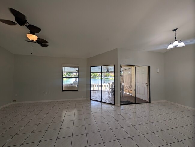 Building Photo - 2711 San Remo Cir
