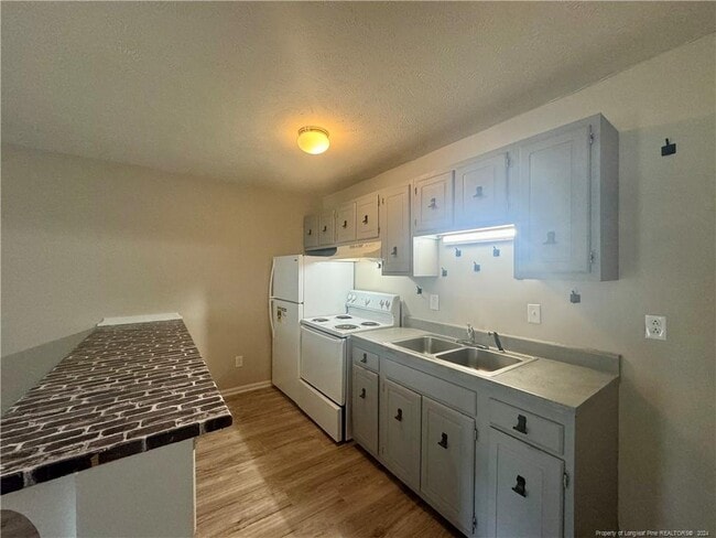 Building Photo - 1059 Strickland Bridge Rd