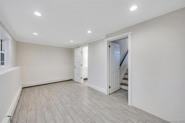 Building Photo - 821 N Jefferson Ave