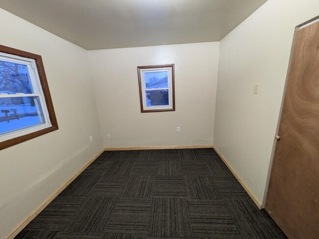 Building Photo - 1005 S Pittenger Rd