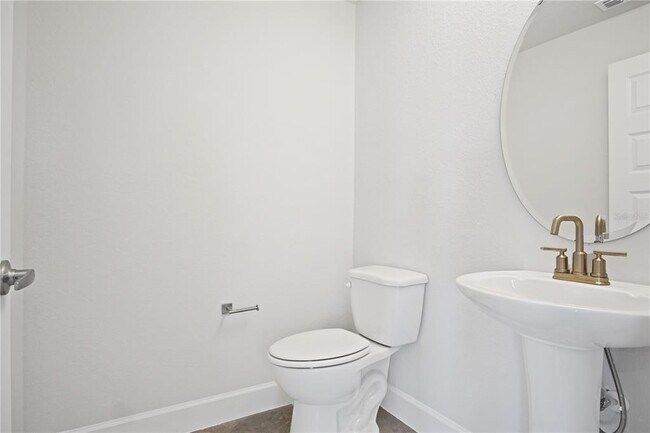 Building Photo - 1501 Leamington Ln