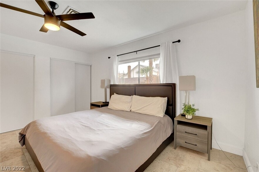 Master Bedroom - 3112 La Mesa Dr