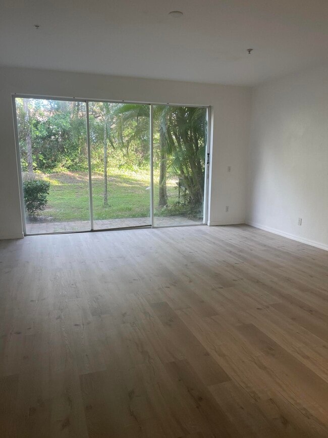 Building Photo - 865 Pipers Cay Dr
