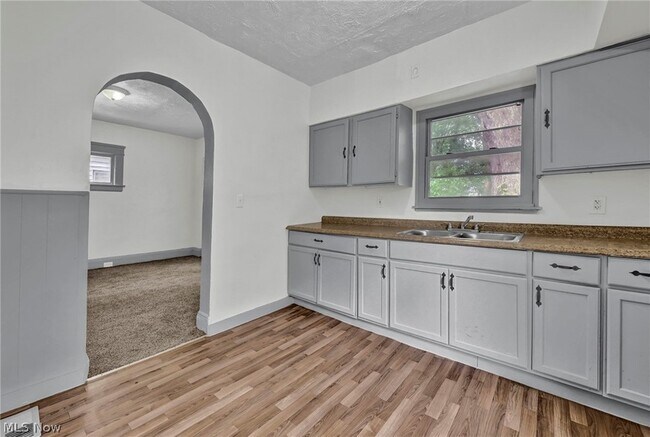 Building Photo - 3341 E 145th St
