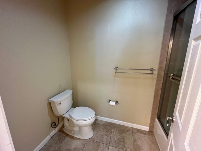 Building Photo - Upgraded and Beautiful Spacious 4 Bedroom ...