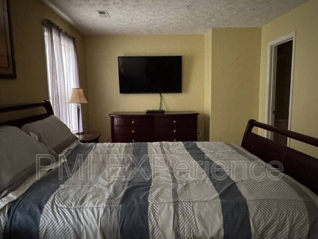 Building Photo - 5861 E Boniwood Turn