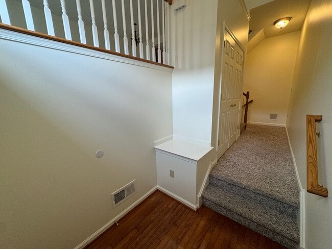 Building Photo - THREE BEDROOM TOWNHOUSE- East Penn Schools