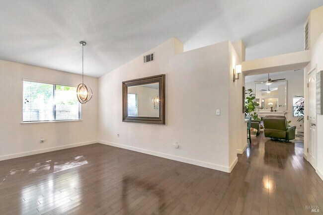 Building Photo - 3257 Vista Del Lago Way