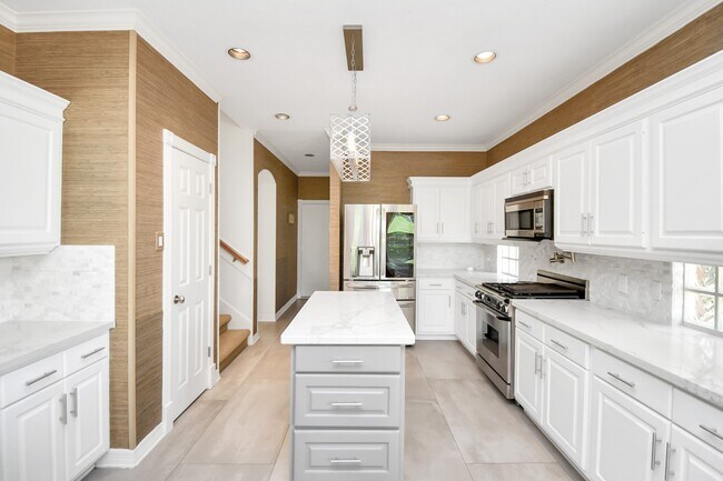 Building Photo - 4003 Perry Knoll Ct