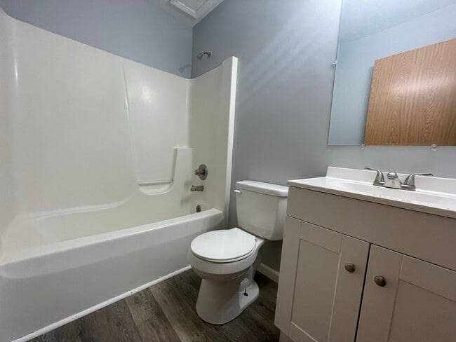 Building Photo - 350 Stone Creek Dr