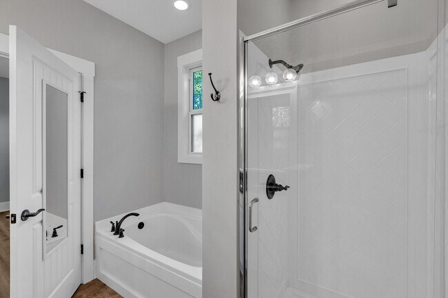 Building Photo - West Azalea 3Bedroom Home Coming Soon!