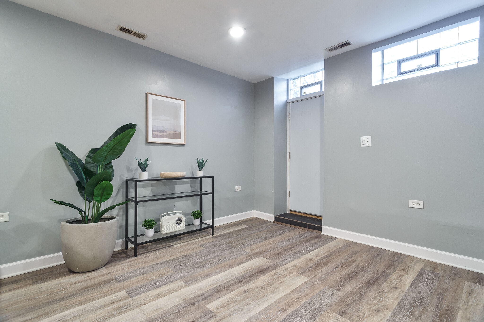 Building Photo - 3047 N Clybourn Ave