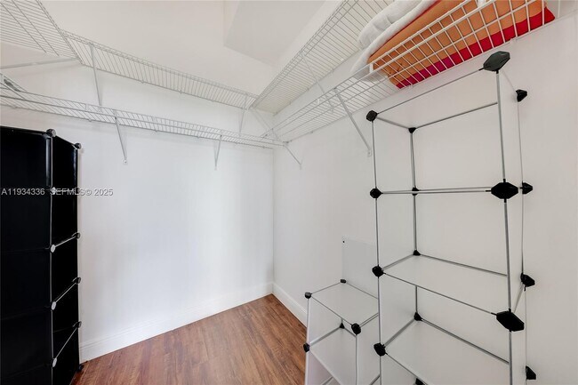 Building Photo - 1900 N Bayshore Dr