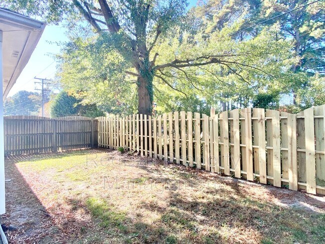 Building Photo - 500 Windward Dr