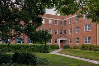 Building Photo - Comfort, Convenience & Charm in a Hidden G...