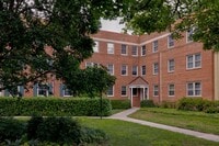 Building Photo - Comfort, Convenience & Charm in a Hidden G...