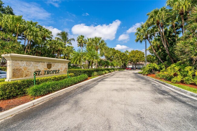 Building Photo - 6644 NW 107th Pl