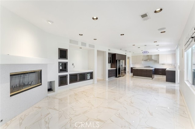 Building Photo - 2528 N San Miguel Dr
