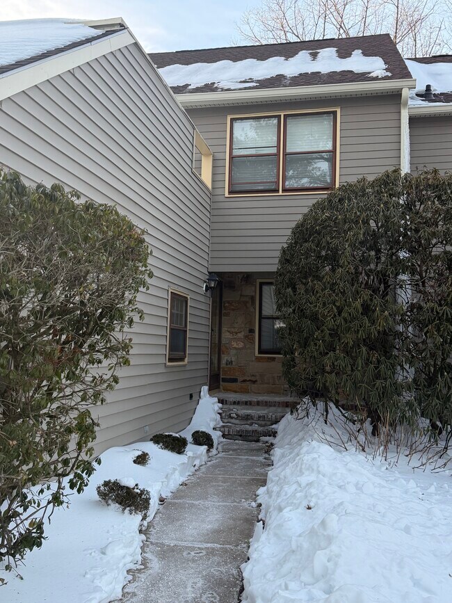 Building Photo - 107 Provincetown Ct