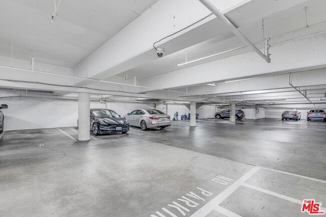 Building Photo - 825 S Gretna Green Way